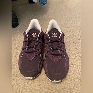 Adidas OZWEEGO shoes